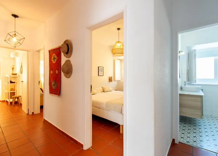 瓜迪亚纳河公寓 *